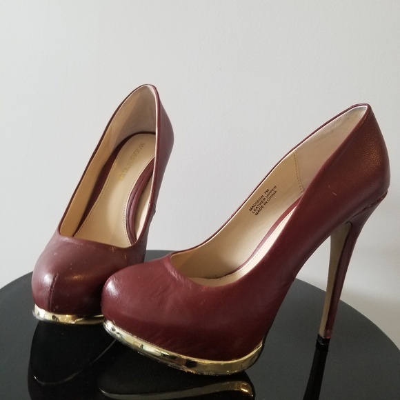 High heel 5inch maroun pumps. Gold trim - Picture 4 of 4